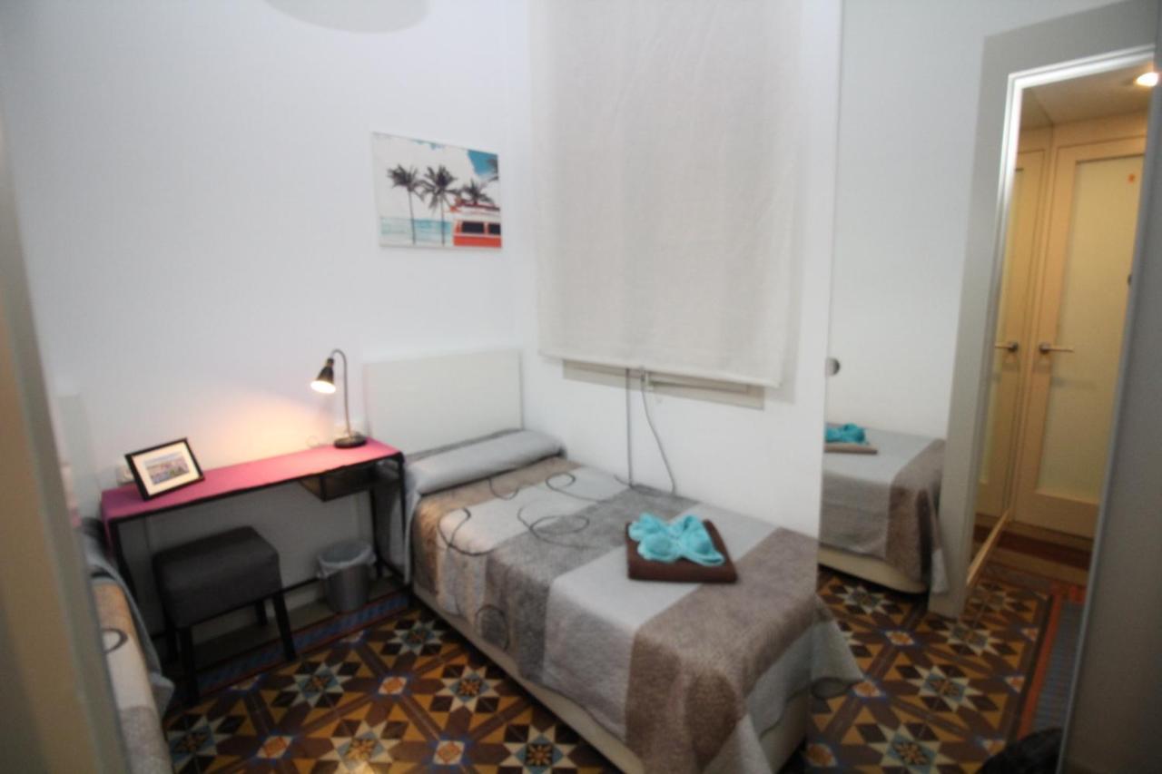Alojamiento Roger Barcelone Extérieur photo
